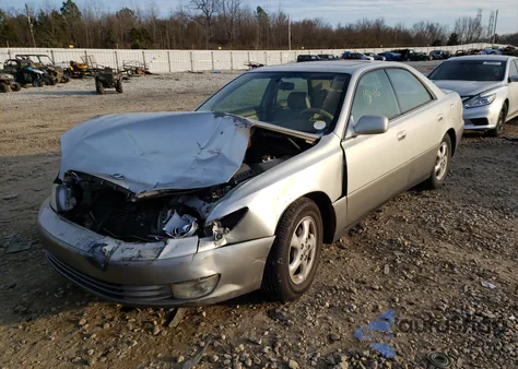 1998 Lexus Es 300 from USA, damaged, VIN JT8BF28G7W5019675